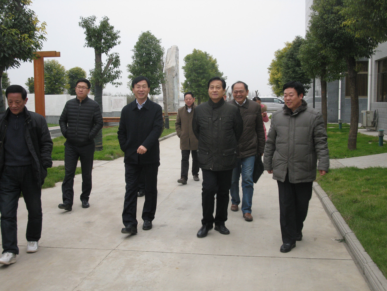 网站内页 参观厂区.jpg